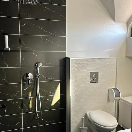 Adeti Hotel