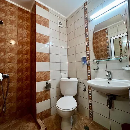 Adeti Hotel 2*