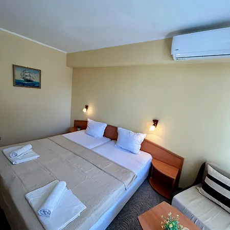 Hotel Adeti 2*