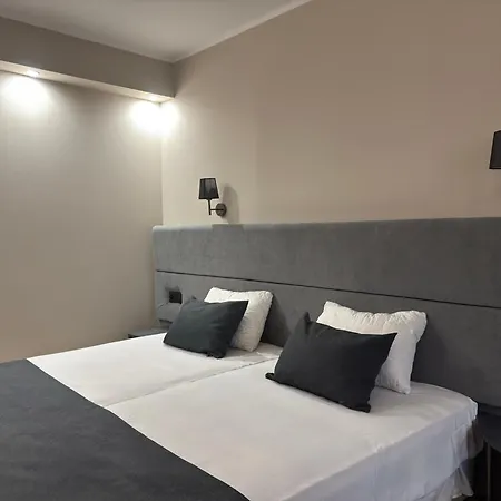 Adeti Hotel 2*