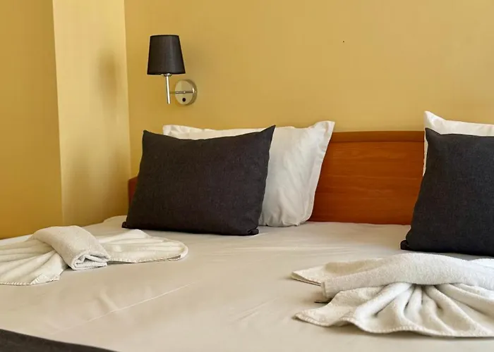 Готель Adeti 2*