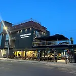 Hotel Adeti