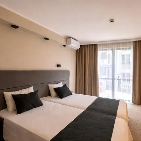 Hotel Adeti 2*