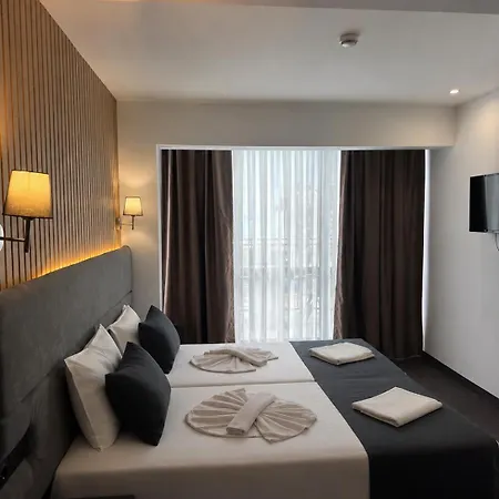 Hotel Adeti 2*