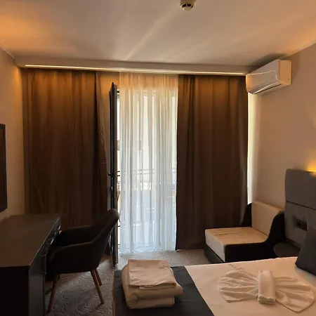 Adeti Hotel